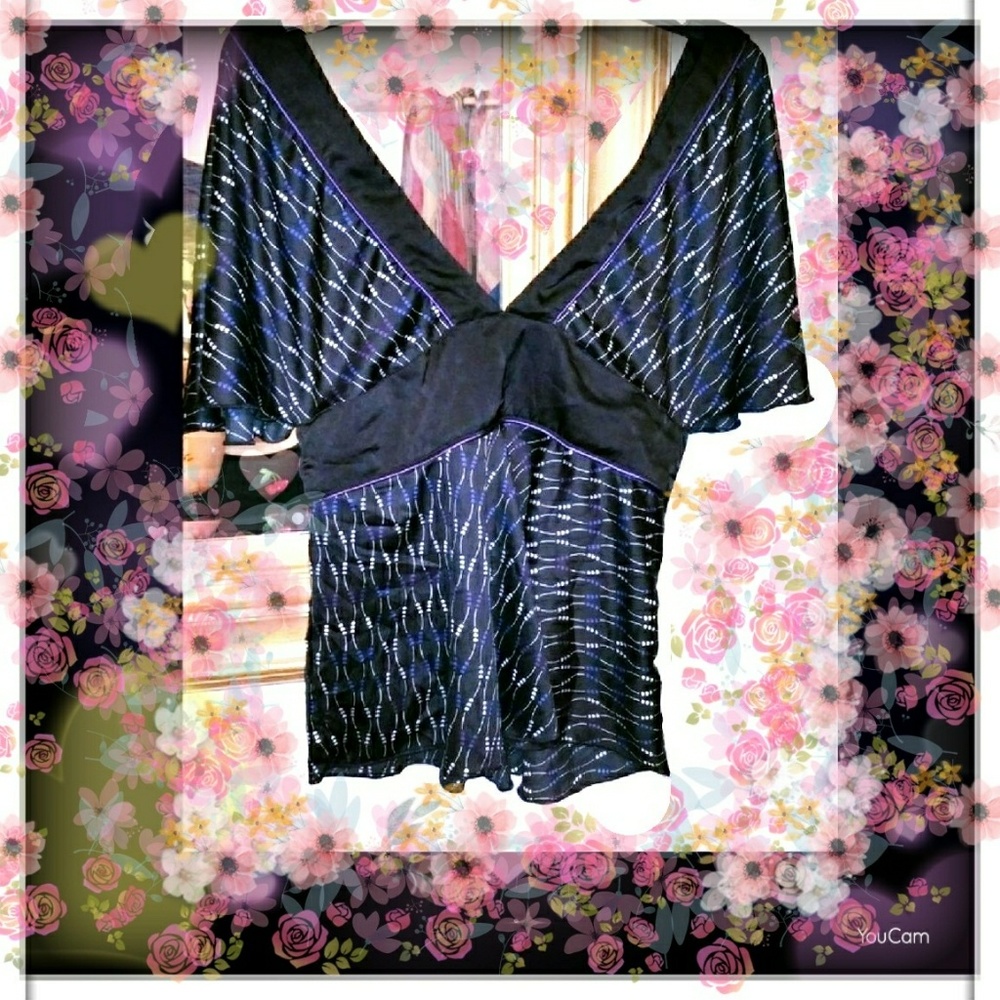 💗💗💗5$ if bundle 3 items Blouse  size SM